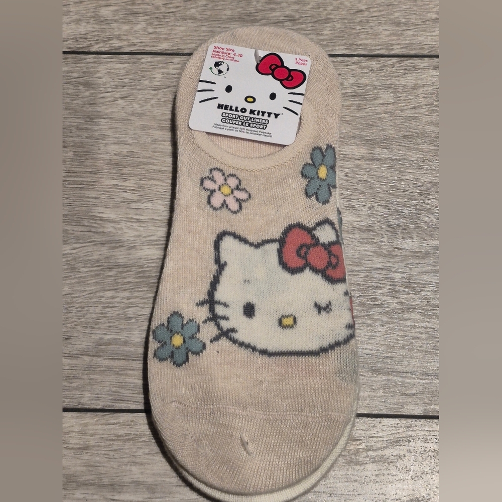 Hello Kitty Beige Floral 3 Pairs Sport Cut Liner Socks